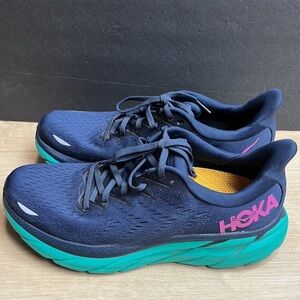 Women’s Hoka Clifton 8 running shoes